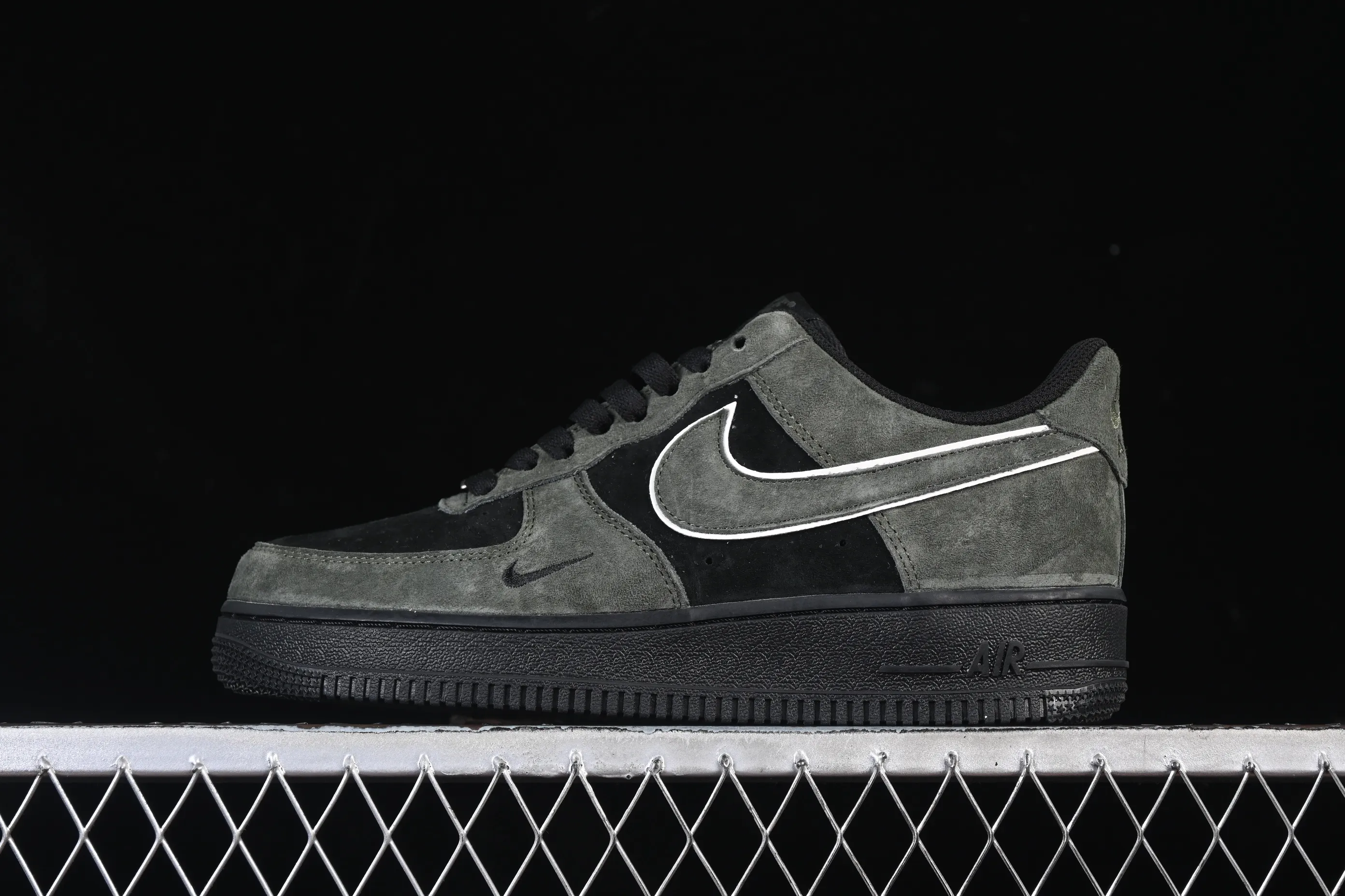 All Categories Nk Air Force 1 Air Force Series Nk Air Force 1 Low Air Force Low Nike Air Force 1'07 Low Army Green Black Autumn and Winter Suede Air Force One Low Casual Sneakers ZH0316-132